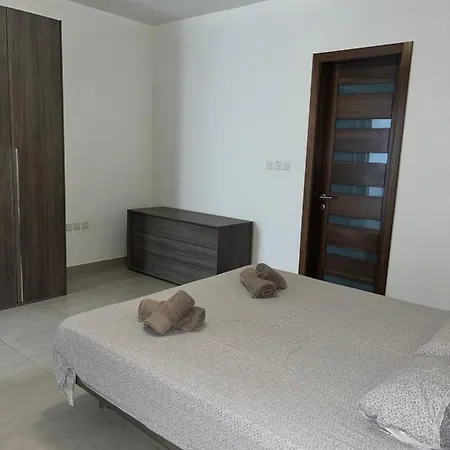 Modern Comforts Διαμέρισμα *